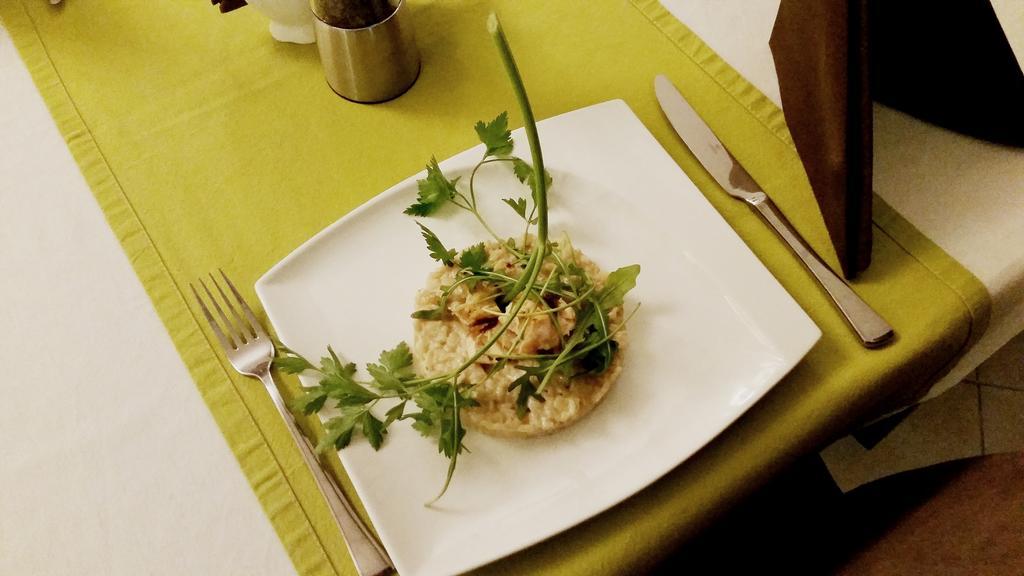 Dworek Bialy Domek Smardzewice Bagian luar foto