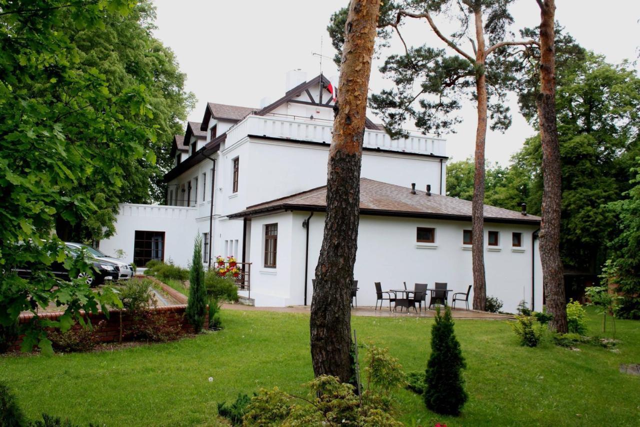 Dworek Bialy Domek Smardzewice Bagian luar foto
